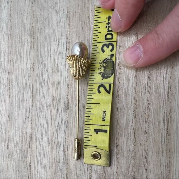 Vintage gold tone and pearl intricate stick pin (untested) - Picture 9 of 10